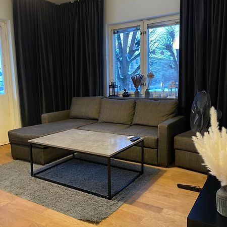 Fin Laegenhet Naera Centrum Orebro Luaran gambar